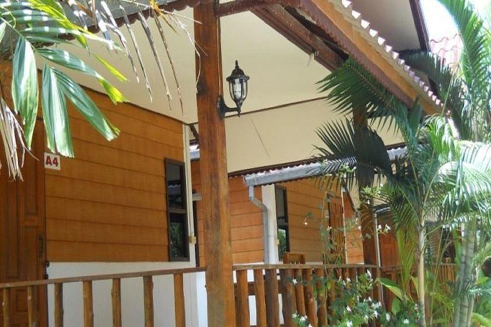 4T pensión Sukhothai Exterior foto