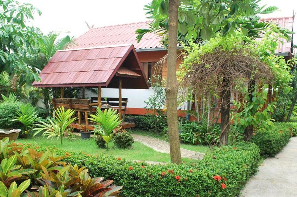 4T pensión Sukhothai Exterior foto