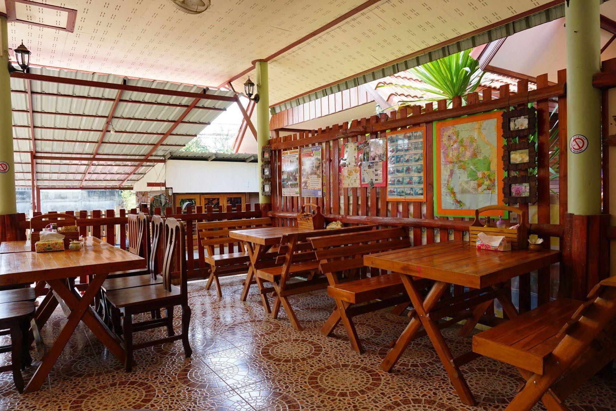 4T pensión Sukhothai Exterior foto