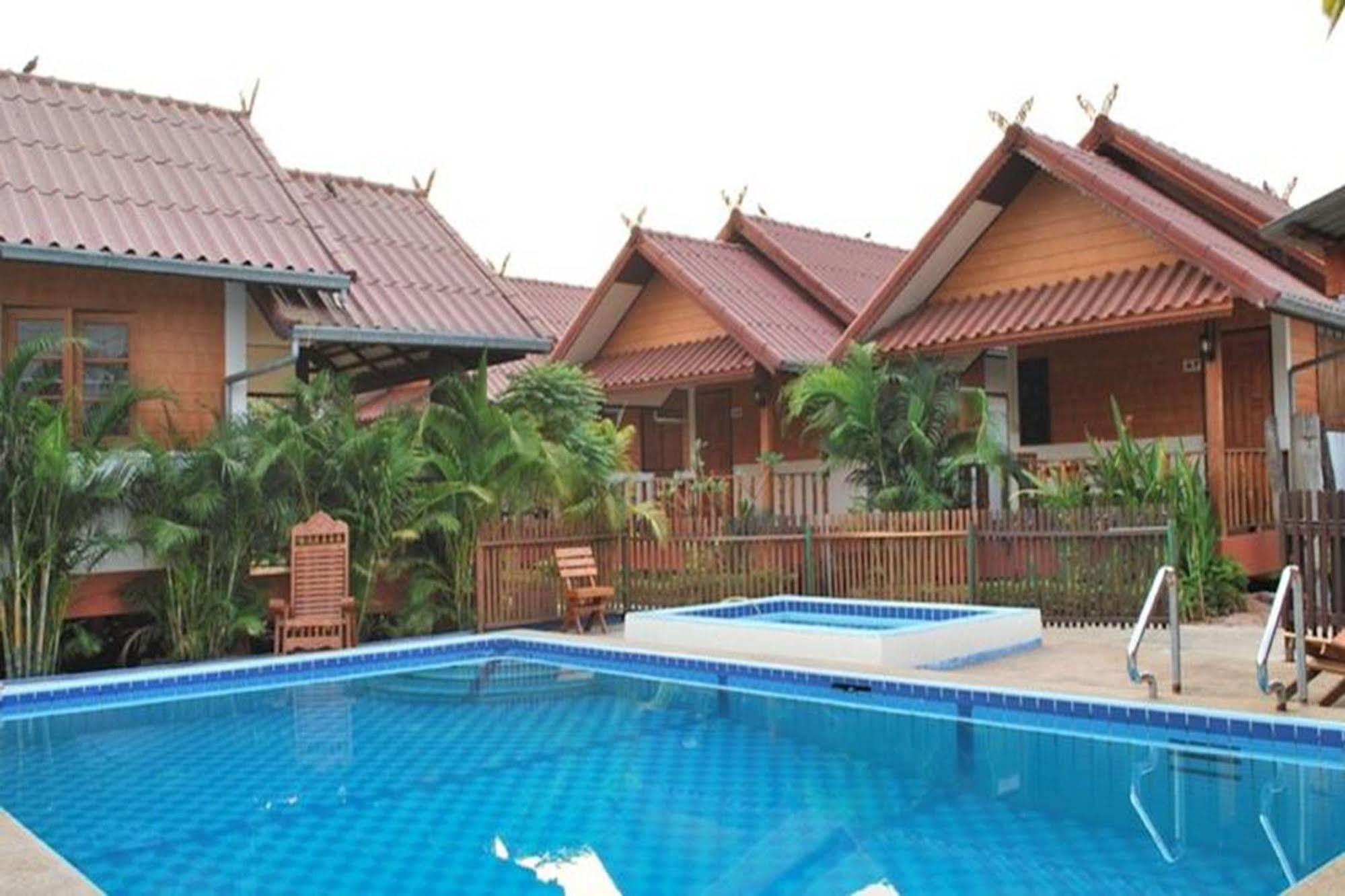 4T pensión Sukhothai Exterior foto