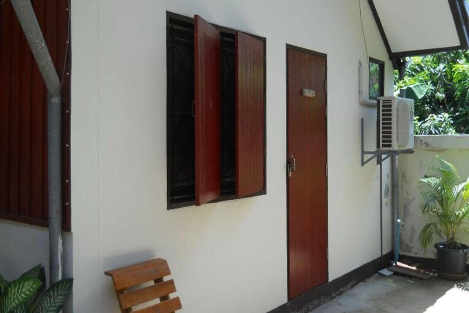4T pensión Sukhothai Exterior foto